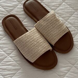 NWOT Cosmopolitan Tan and Cream Slide Sandals